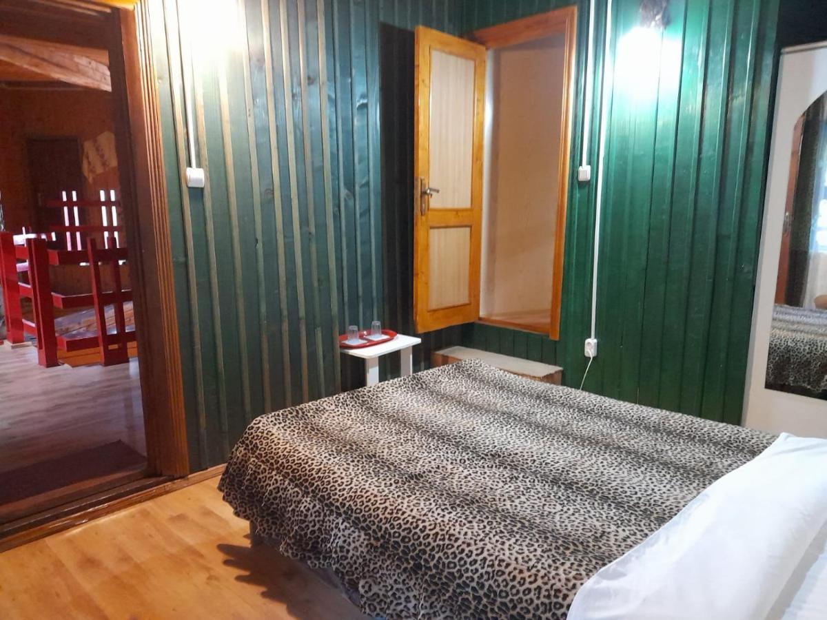 Barlogul Ursilor Lepsa Hotel Luaran gambar